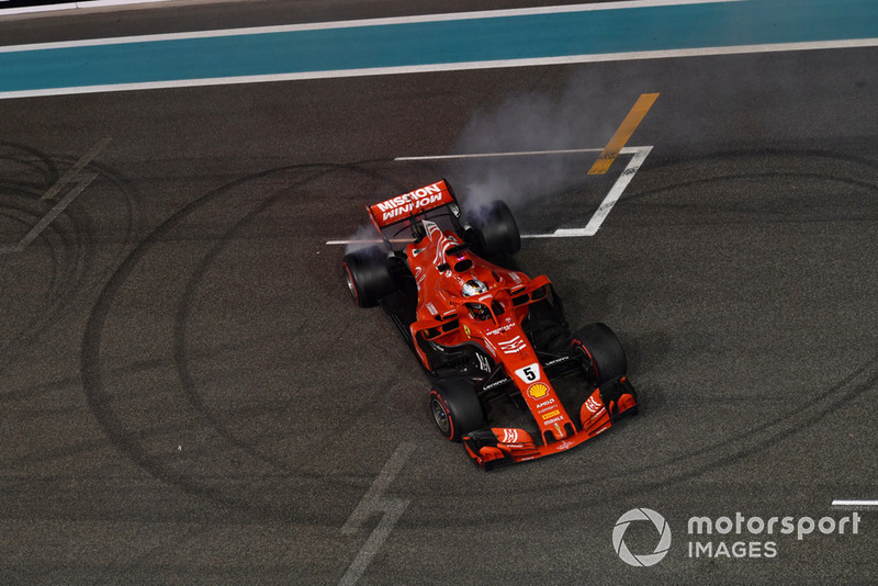 Sebastian Vettel, Ferrari SF71H donas al final de la carrera
