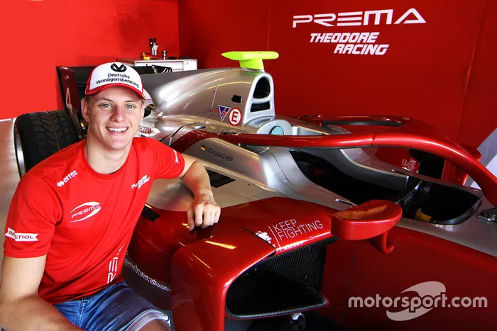 Y así fue, fichó por PREMA Racing para estrenarse en Fórmula 2 en 2019