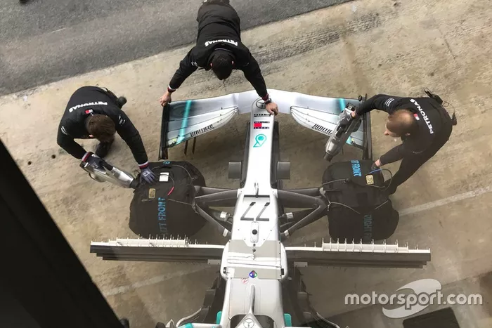 Mercedes W10
