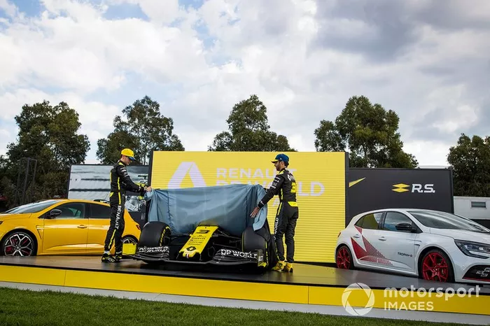 Esteban Ocon, Renault F1 y Daniel Ricciardo, Renault F1 con su Renault F1 Team R.S.20