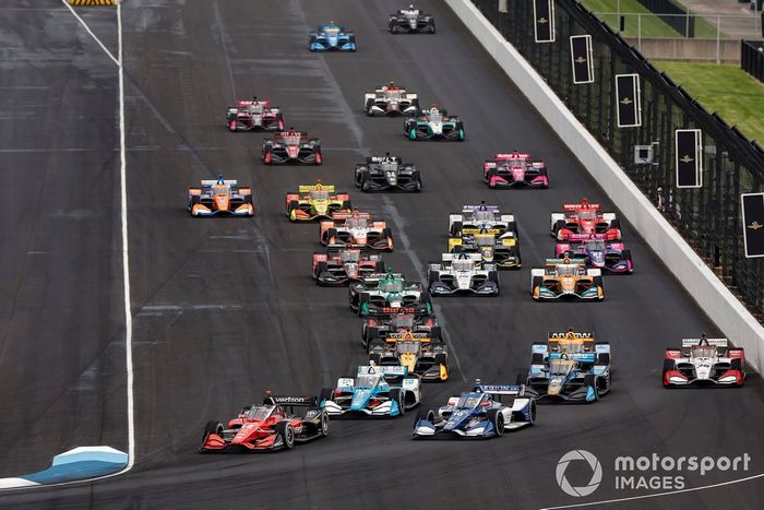 Will Power, Team Penske Chevrolet, Alex Palou, Chip Ganassi Racing Honda, Josef Newgarden, Team Penske Chevrolet, Patricio O'Ward, Arrow McLaren SP Chevrolet, Conor Daly, Ed Carpenter Racing Chevrolet, Christian Lundgaard, Rahal Letterman Lanigan Racing Honda, salida