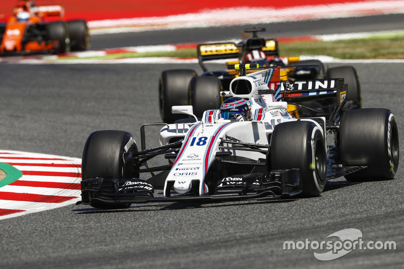 Lance Stroll, Williams FW40, Nico Hulkenberg, Renault Sport F1 Team RS17