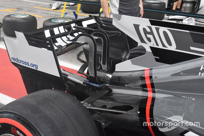 Haas VF-17: Heckflügel