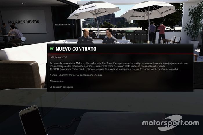 Firma de contrato con McLaren