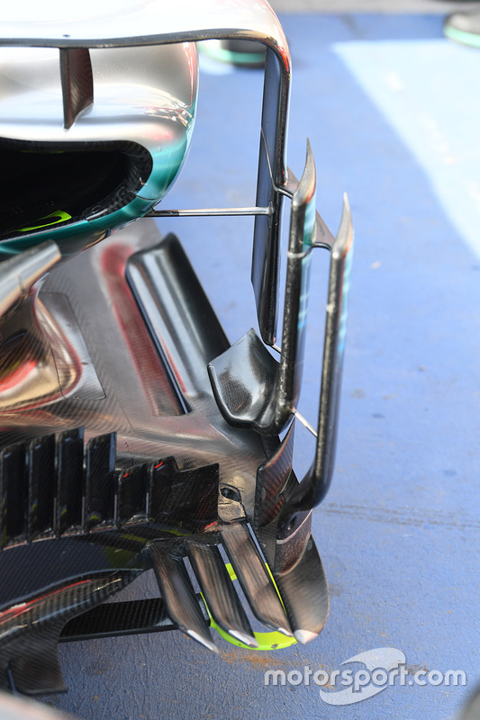 Mercedes-Benz F1 W08 Hybrid sidepod detalle