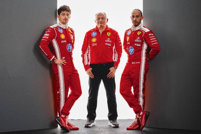 Lewis Hamilton, Charles Leclerc e Frédéric Vasseur, Ferrari