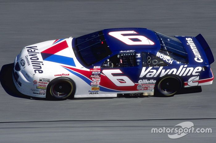 Mark Martin venceu 35 provas com a equipe Roush na NASCAR, mas os anos 90 com o patrocínio da Valvoline foram os mais memoráveis. 