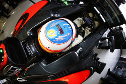 Fernando Alonso, McLaren MP4-31 rend hommage à Luis Salom