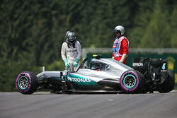 Ніко Росберг, Mercedes AMG F1 W07 Hybrid, аварія в третій практиці