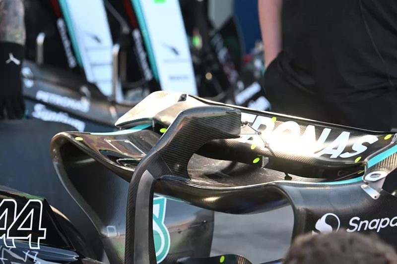 Détail de l'aile arrière de la Mercedes W15