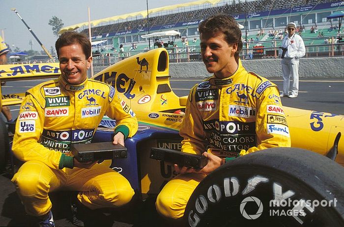 Martin Brundle y Michael Schumacher junto al Benetton B191B