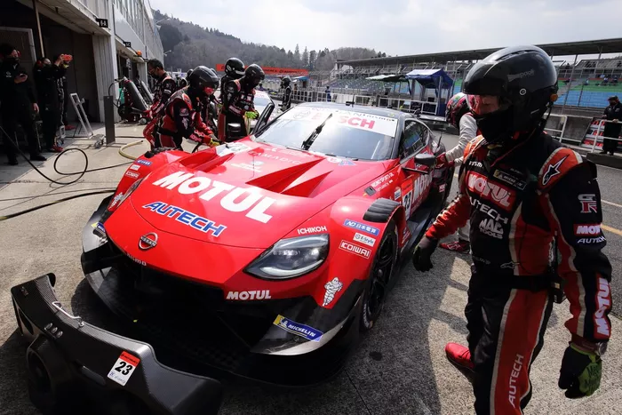 #23 MOTUL AUTECH Z