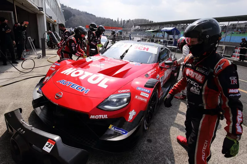 #23 MOTUL AUTECH Z