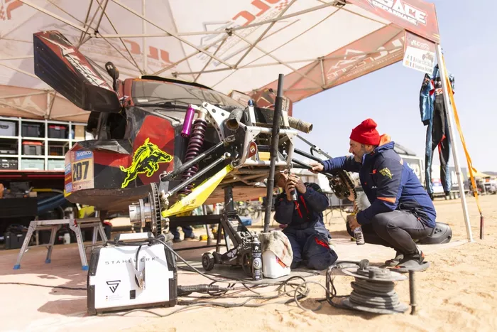 #207 JLC Racing MD: Jean-Luc Ceccaldi, Delphine Delfino