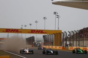 Nico Hulkenberg, Sauber, Andrea Kimi Antonelli, Mercedes, Isack Hadjar, RB F1 Team