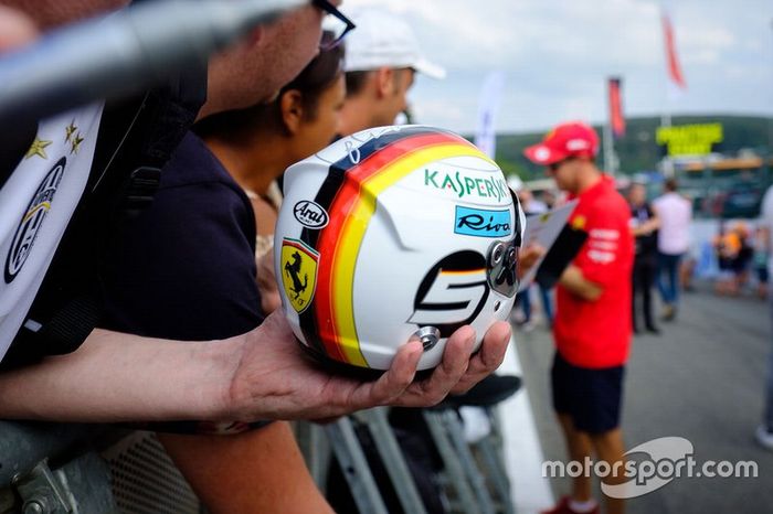 Réplica de casco de Sebastian Vettel, Ferrari 