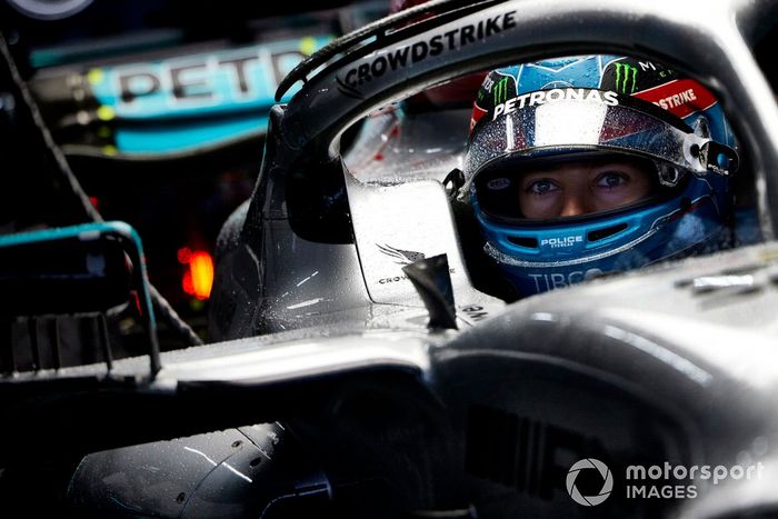 George Russell, Mercedes AMG, en el cockpit