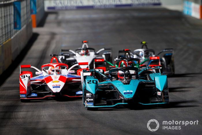 Mitch Evans, Panasonic Jaguar Racing, Jaguar I-Type 5, leads Alex Lynn, Mahindra Racing, M7Electro, Rene Rast, Audi Sport ABT Schaeffler, Audi e-tron FE07, Nyck de Vries, Mercedes Benz EQ, EQ Silver Arrow 02, and Norman Nato, Venturi Racing, Silver Arrow 
