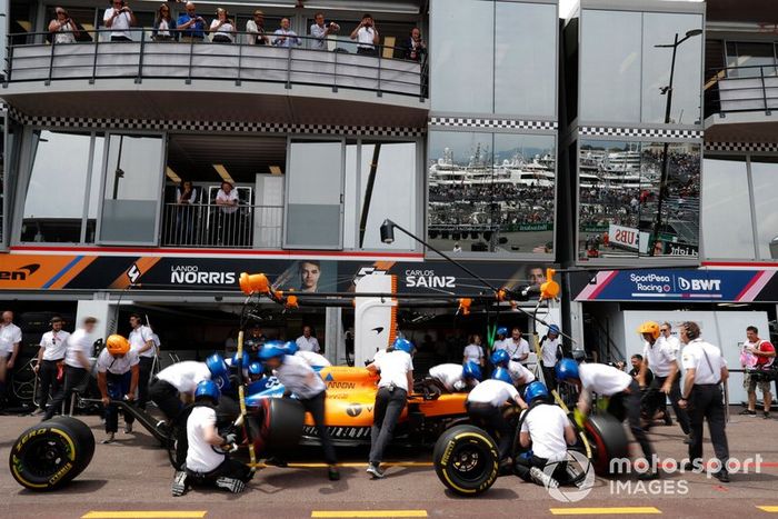 Carlos Sainz Jr., McLaren MCL34