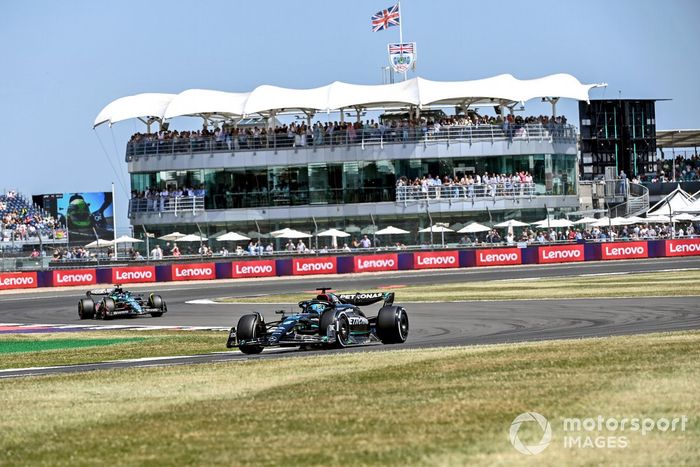 George Russell, Mercedes F1 W14, Lance Stroll, Aston Martin AMR23