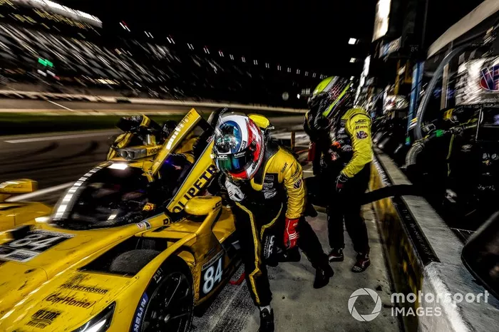 #84 JDC-Miller Motorsports Cadillac DPi, DPi: Simon Trummer, Stephen Simpson, Chris Miller, Juan Piedrahita, pit stop