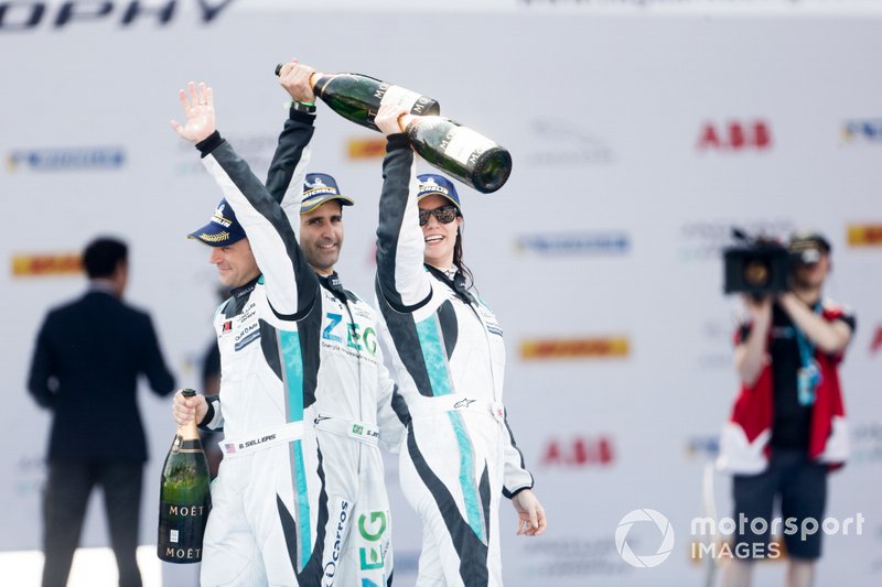 Race winner Katherine Legge, Rahal Letterman Lanigan Racing celebrates on the podium with Bryan Sellers, Rahal Letterman Lanigan Racing, Sérgio Jimenez, Jaguar Brazil Racing