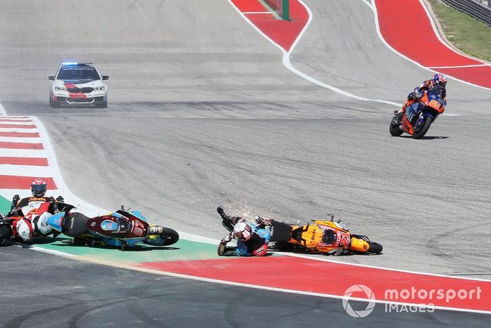 Xavi Vierge, Marc VDS Racing, Joe Roberts, Swiss Innovative Investors, Fabio Di Giannantonio, Speed Up Racing crash