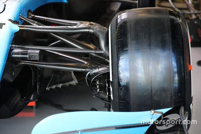 Williams Racing FW42 front suspension detail