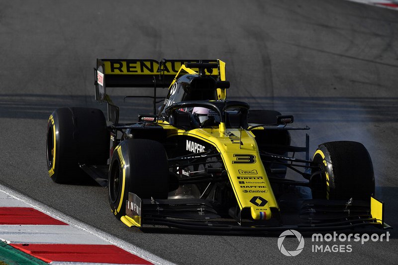 Daniel Ricciardo, Renault F1 Team R.S. 19  locks up