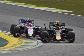 Accrochage entre Max Verstappen, Red Bull Racing RB14, et Esteban Ocon, Racing Point Force India VJM11