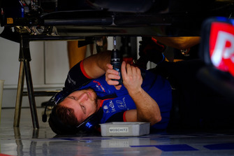 Scuderia Toro Rosso Honda pit