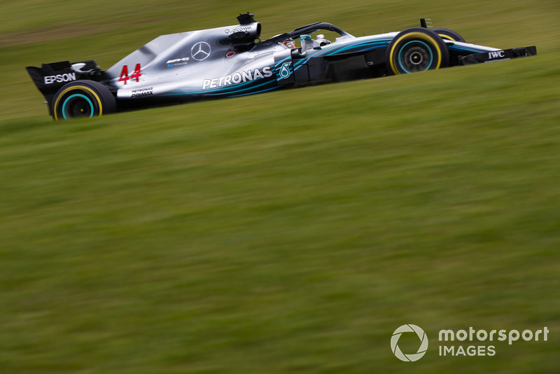 <img src="https://cdn-1.motorsport.com/static/custom/car-thumbs/F1_2018/CARS/mercedes.png" alt="" width="250" /> Mercedes