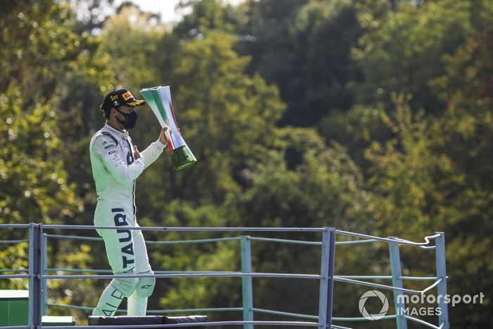 Podio: ganador Pierre Gasly, AlphaTauri