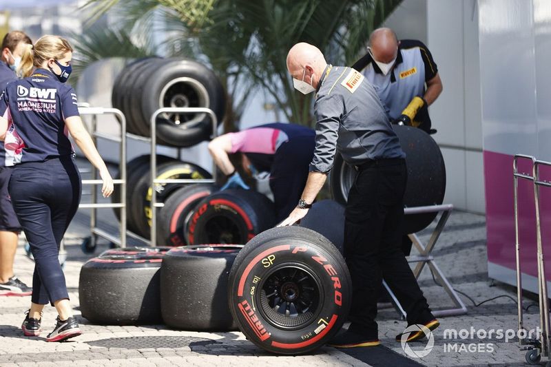 Técnicos de Pirelli F1