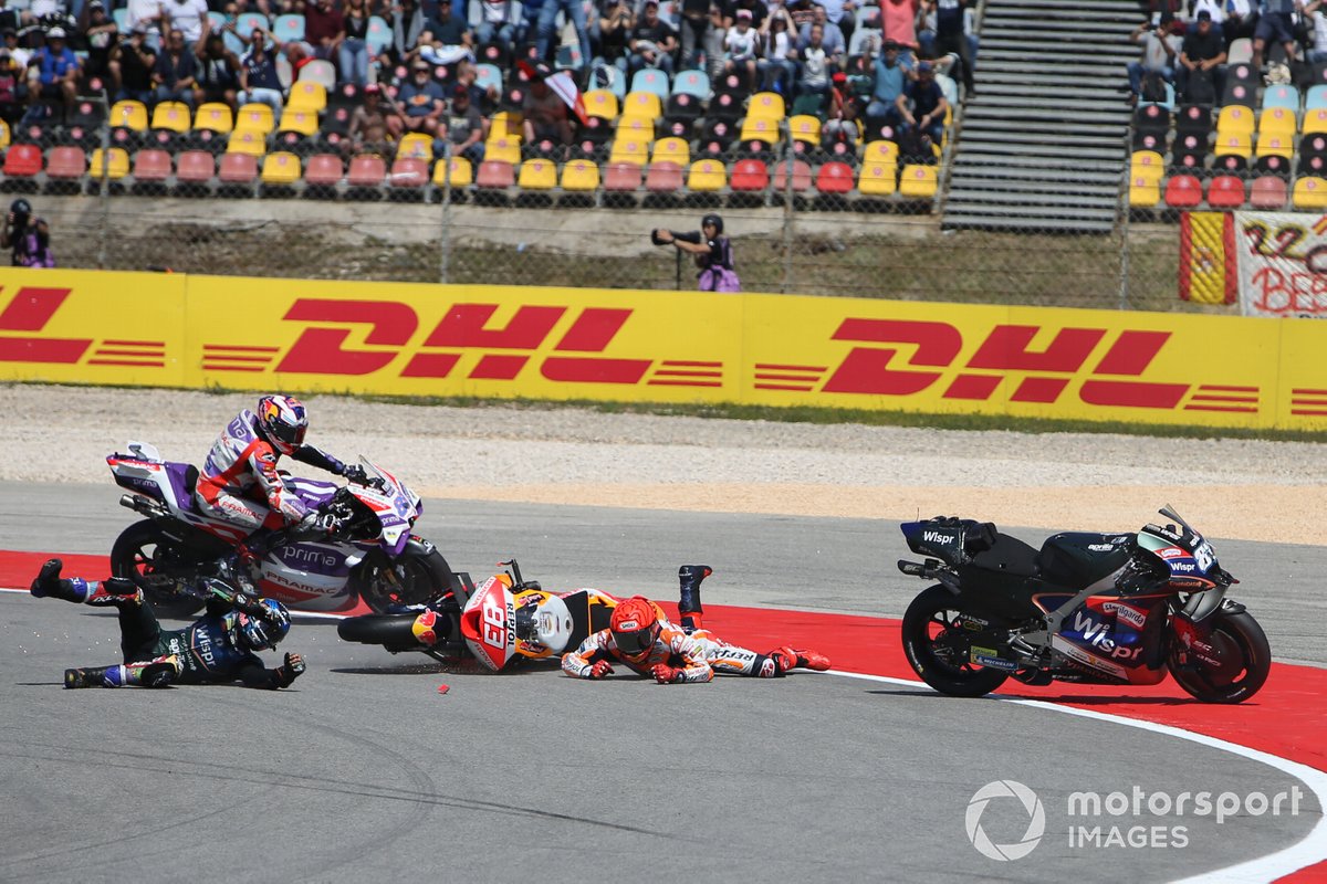 Marc Marquez, Repsol Honda Team, Miguel Oliveira, RNF MotoGP Racing, Jorge Martin, Pramac Racing crash