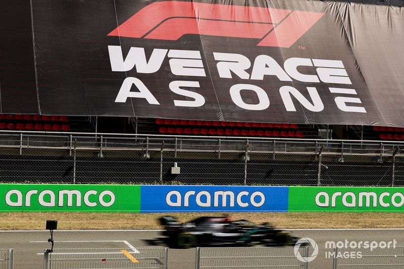 Lewis Hamilton, Mercedes F1 W11 EQ Performance