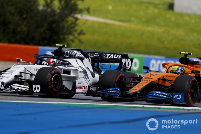 Pierre Gasly, AlphaTauri AT01, Lando Norris, McLaren MCL35