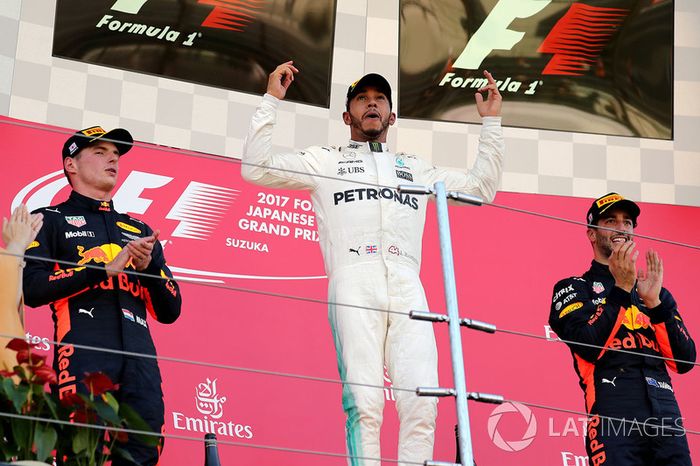 Podio: ganador de la carrera Lewis Hamilton, Mercedes AMG F1, segundo lugar Max Verstappen, Red Bull Racing, tercer lugar Daniel Ricciardo, Red Bull Racing
