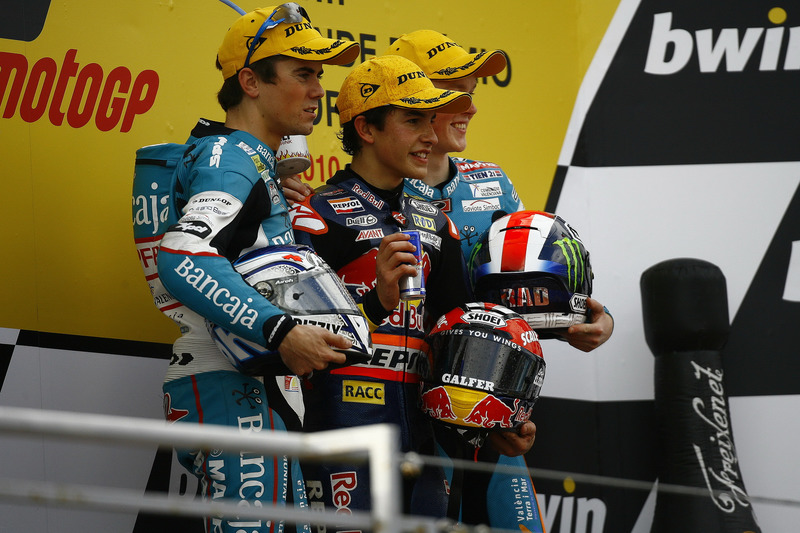 Le podium du GP du Portugal 2010 de 125cc : Marc Marquez, Nicolás Terol, Bradley Smith