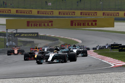 Départ, Lewis Hamilton, Mercedes AMG F1 W08 mène