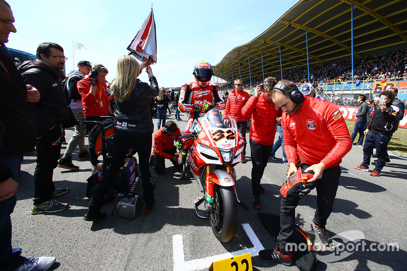 Lorenzo Savadori, Milwaukee Aprilia World Superbike Team