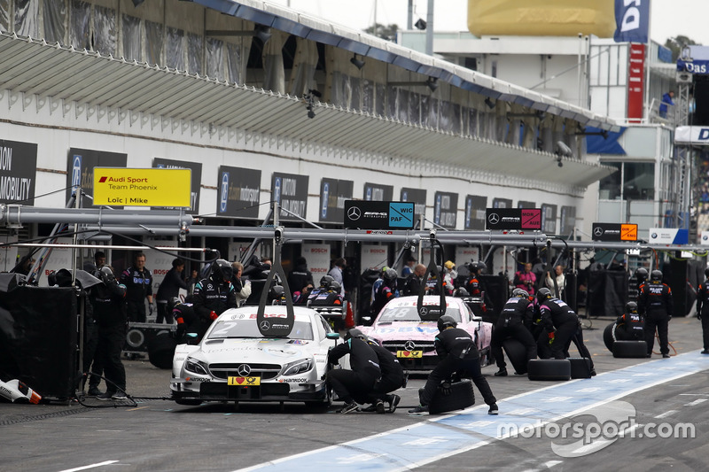 Команди роблять піт-стопи: Гарі Паффетт Mercedes-AMG Team HWA, Mercedes-AMG C63 DTM