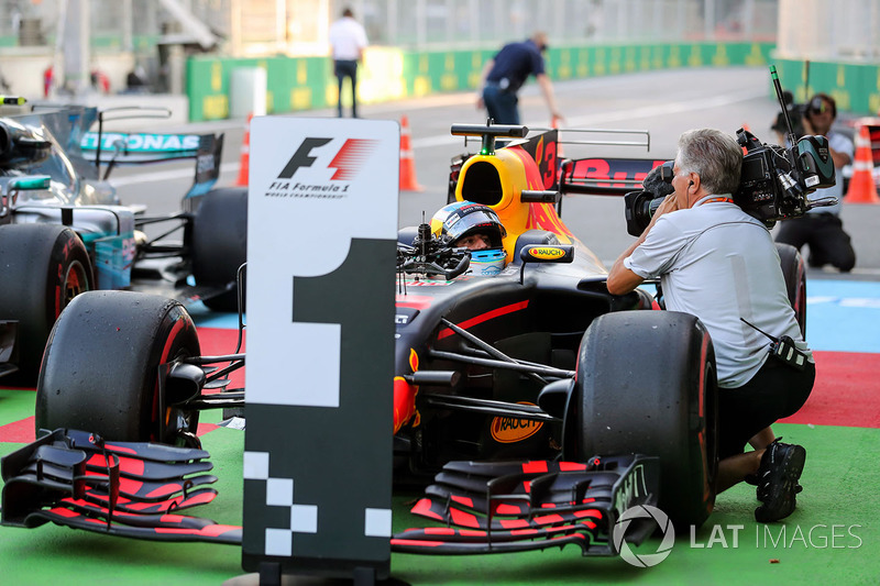 Ganador de la carrera Daniel Ricciardo, Red Bull Racing RB13