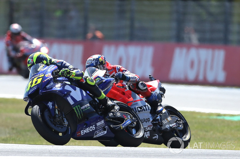 Валентино Россі, Yamaha Factory Racing, Андреа Довіціозо, Ducati Team