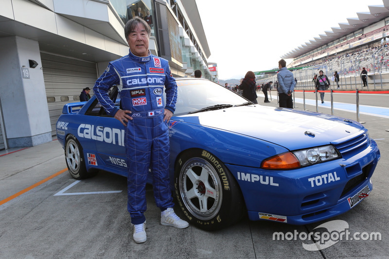 星野一義/カルソニックスカイライン(R32 スカイライン GT-R 1990 年グループ A 仕様)