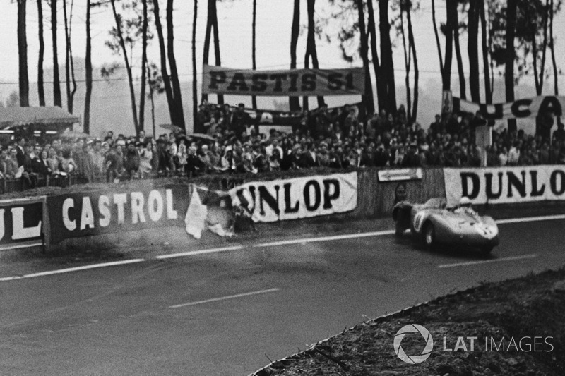 Chrash of Alfonso de Portago, Duncan Hamilton, Ferrari 625 LM