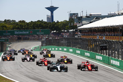 Start: Valtteri Bottas, Mercedes AMG F1 op kop