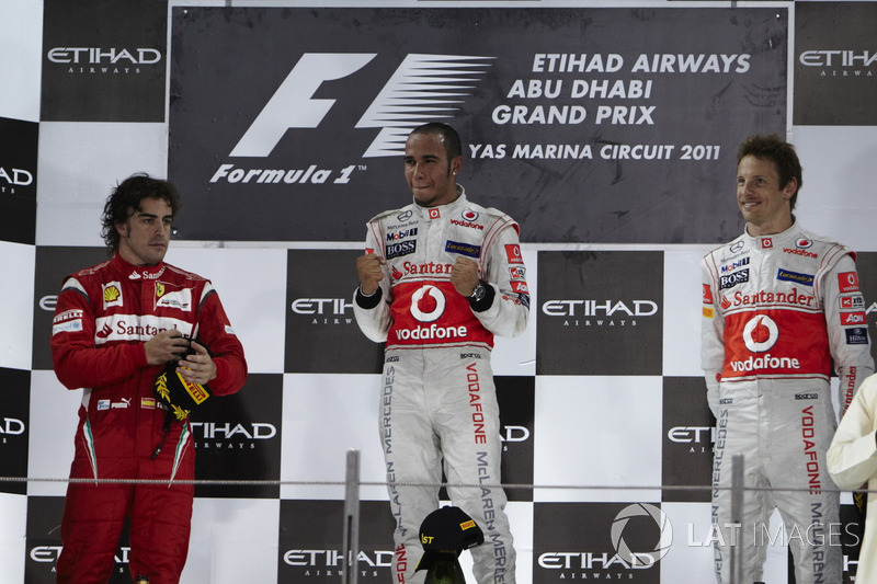 Podium: second place Fernando Alonso, Ferrari, Race winner Lewis Hamilton, McLaren, second place Jen