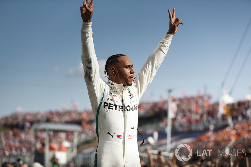Победитель Льюис Хэмилтон, Mercedes AMG F1