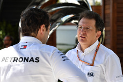 Руководитель Mercedes AMG F1 Тото Вольф и Николас Томбасис, FIA
